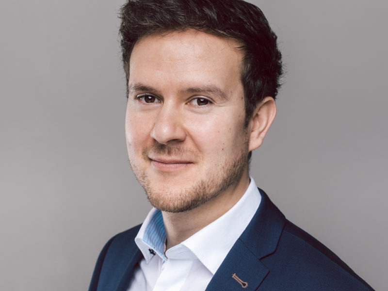 Holger Headshot